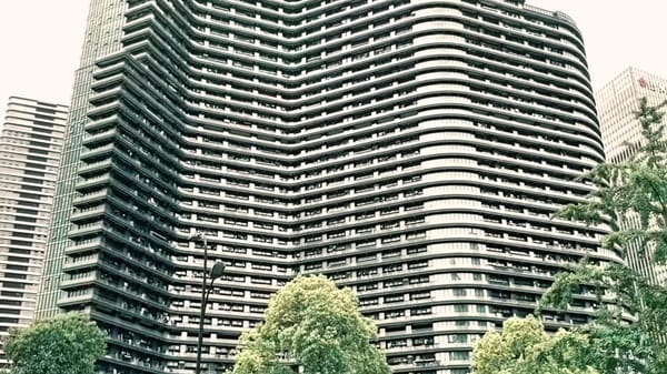 Regent International din Hangzhou - un oraș vertical între mit și realitate